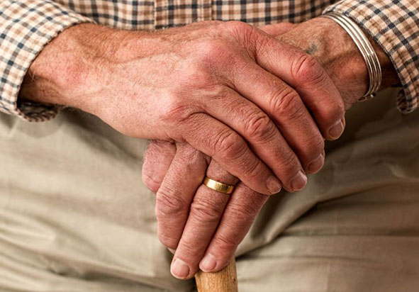 Així afecta el fred a les persones grans